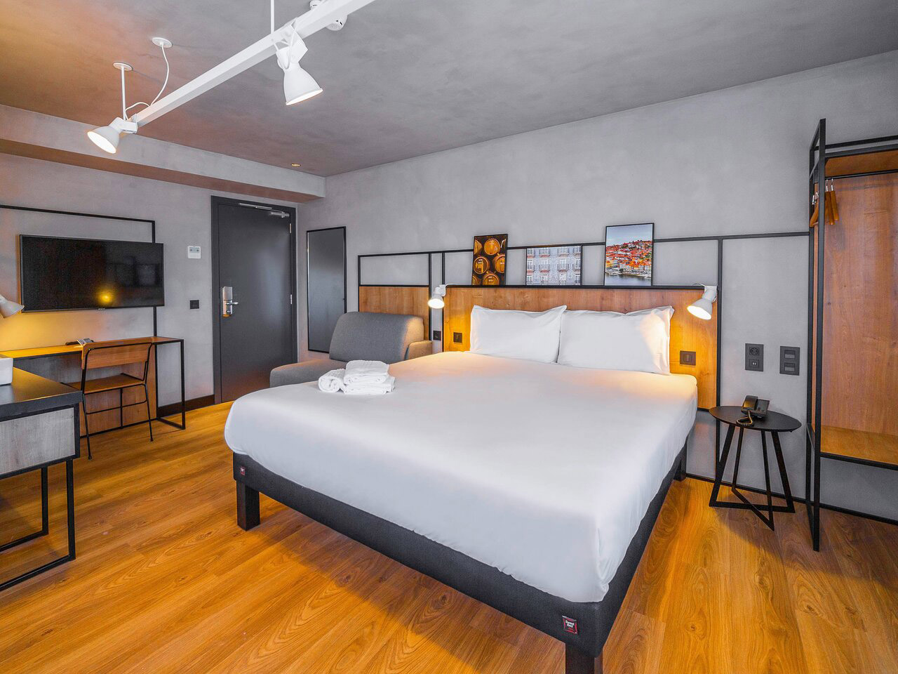 Hotel Ibis Plaza - Oporto